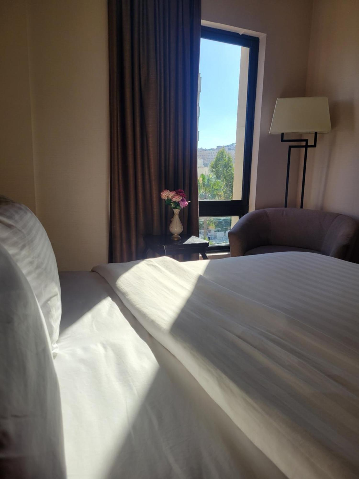 Big Ben Hotel Suites Amman Eksteriør billede