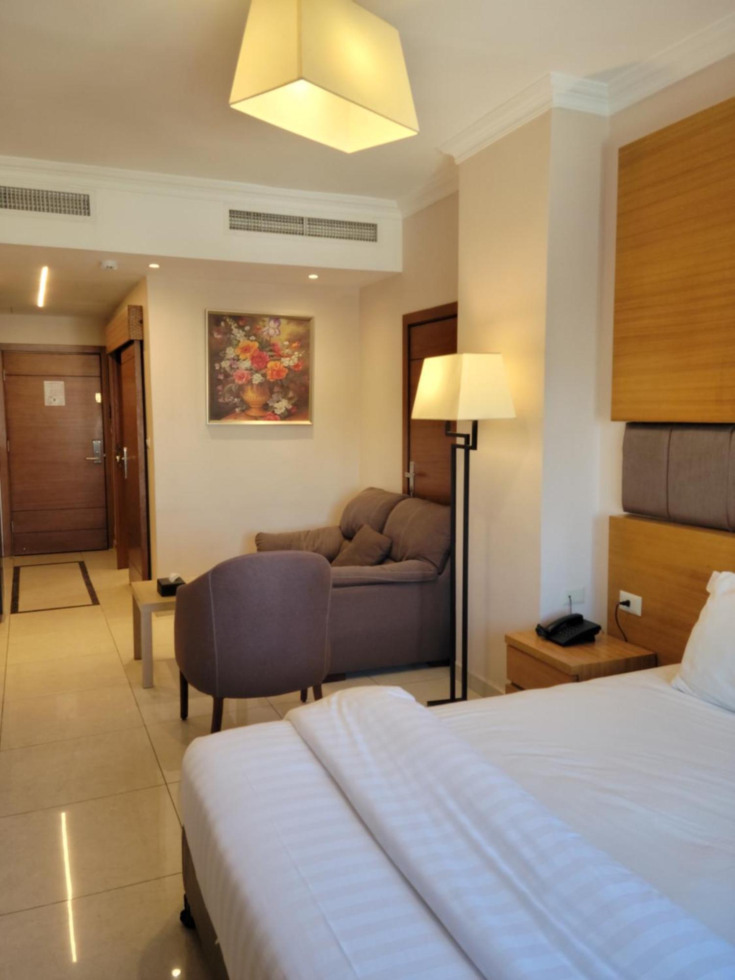 Big Ben Hotel Suites Amman Eksteriør billede