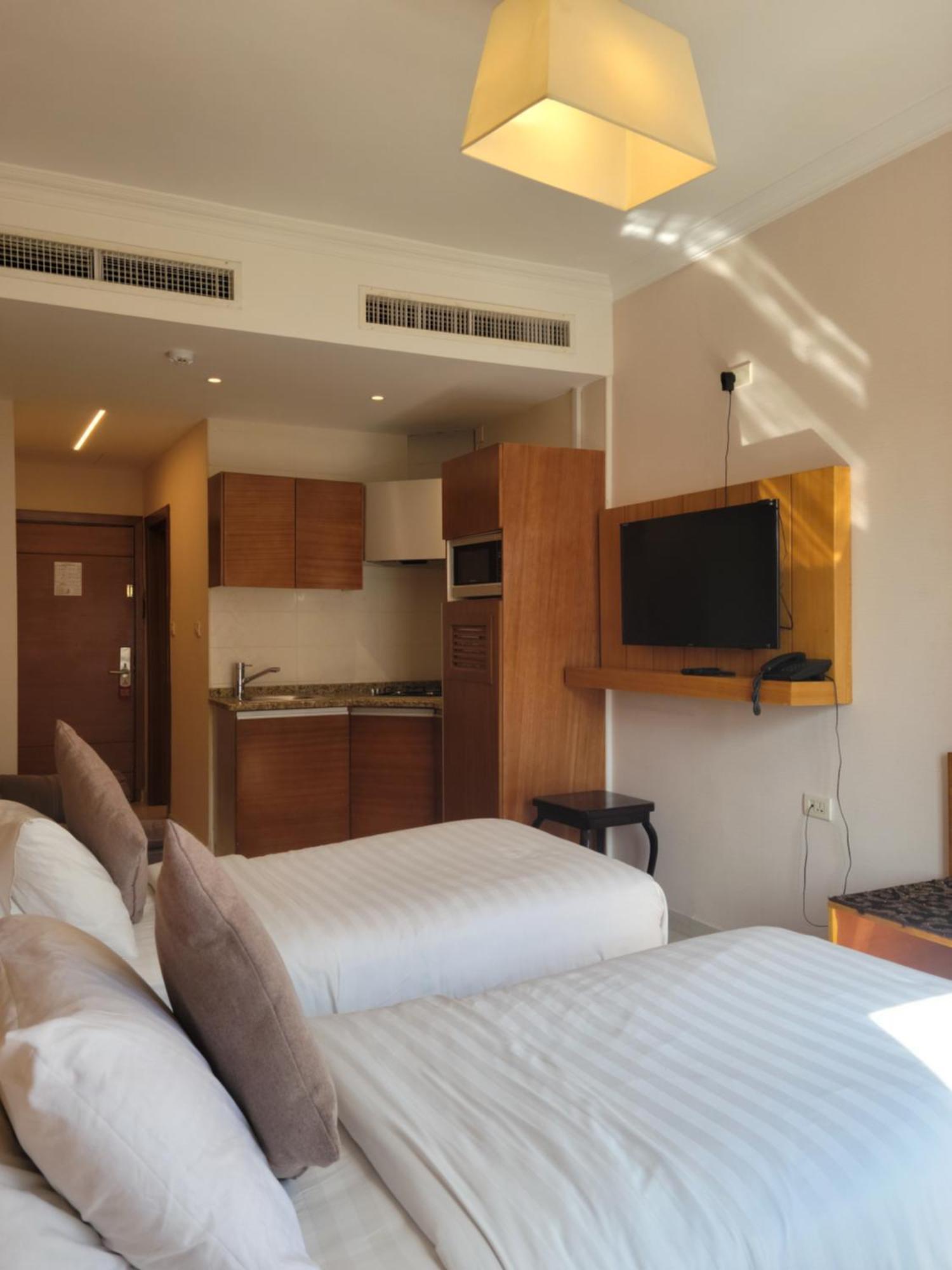Big Ben Hotel Suites Amman Eksteriør billede